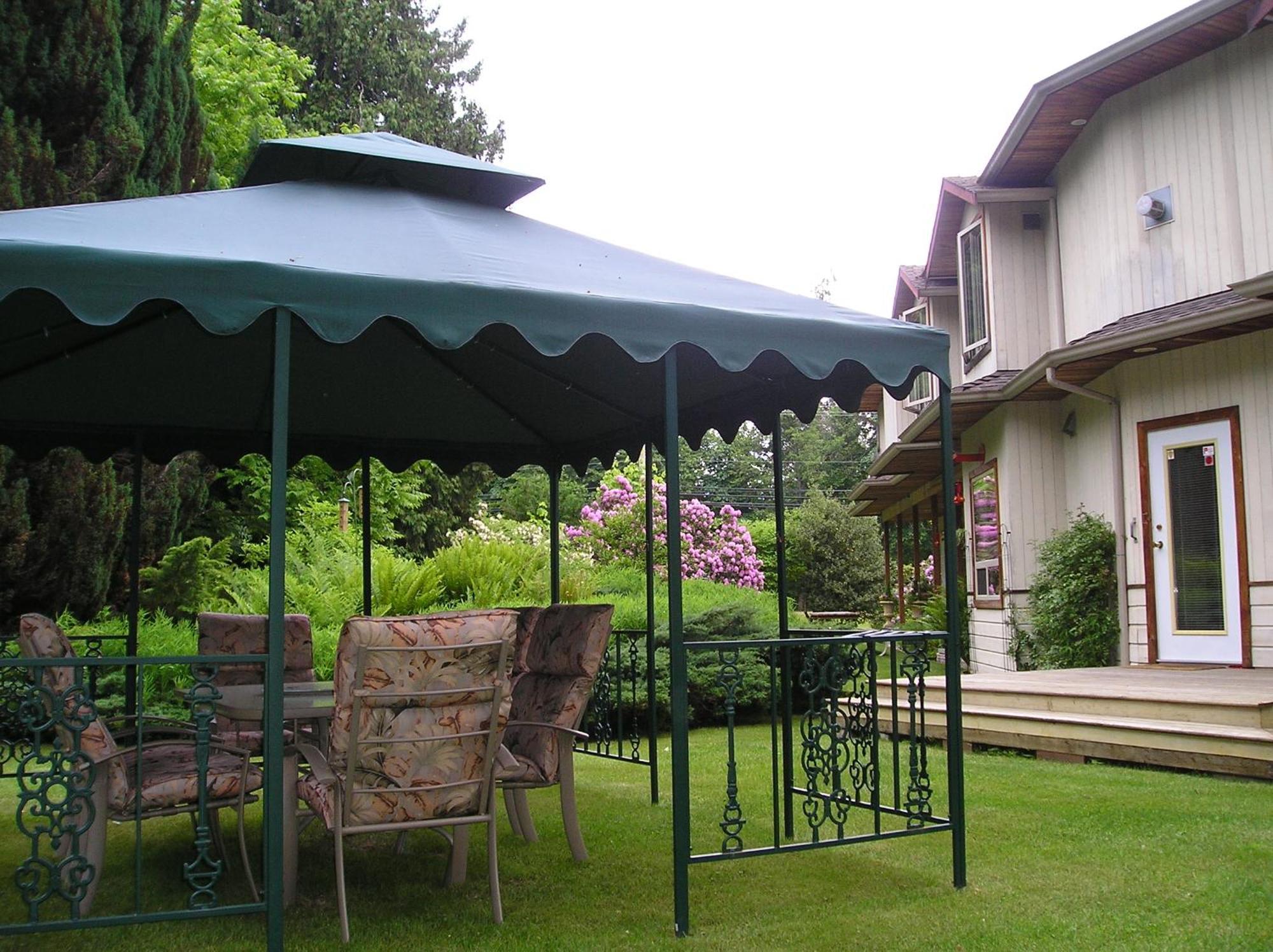 Cedar Wood Lodge Bed & Breakfast Inn Port Alberni Exterior photo